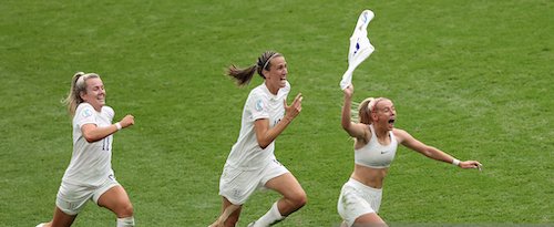 Chloe Kelly celebrating winning goal at final